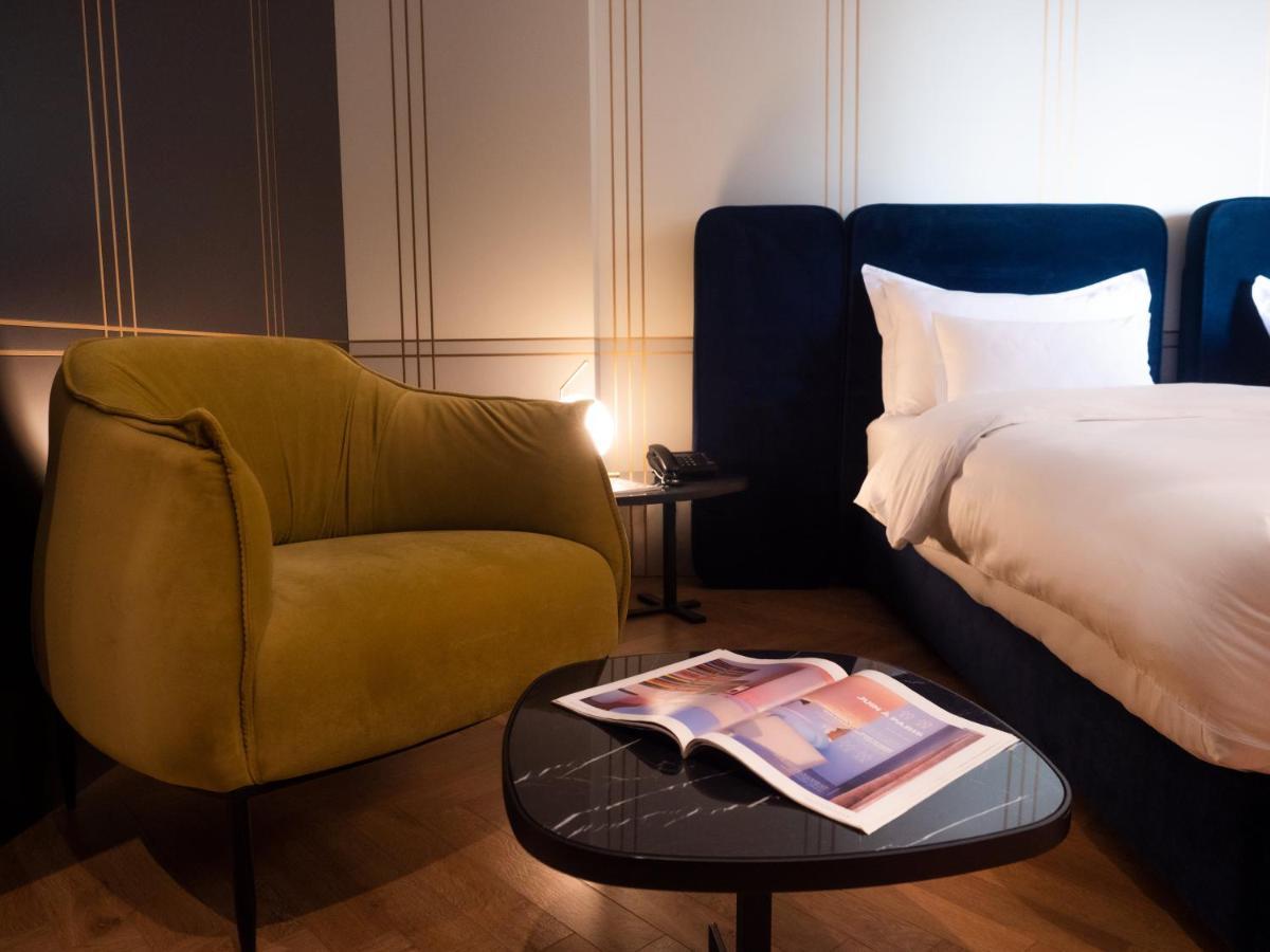 Moncafe Boutique Hotel & Spa Tirana Exteriör bild