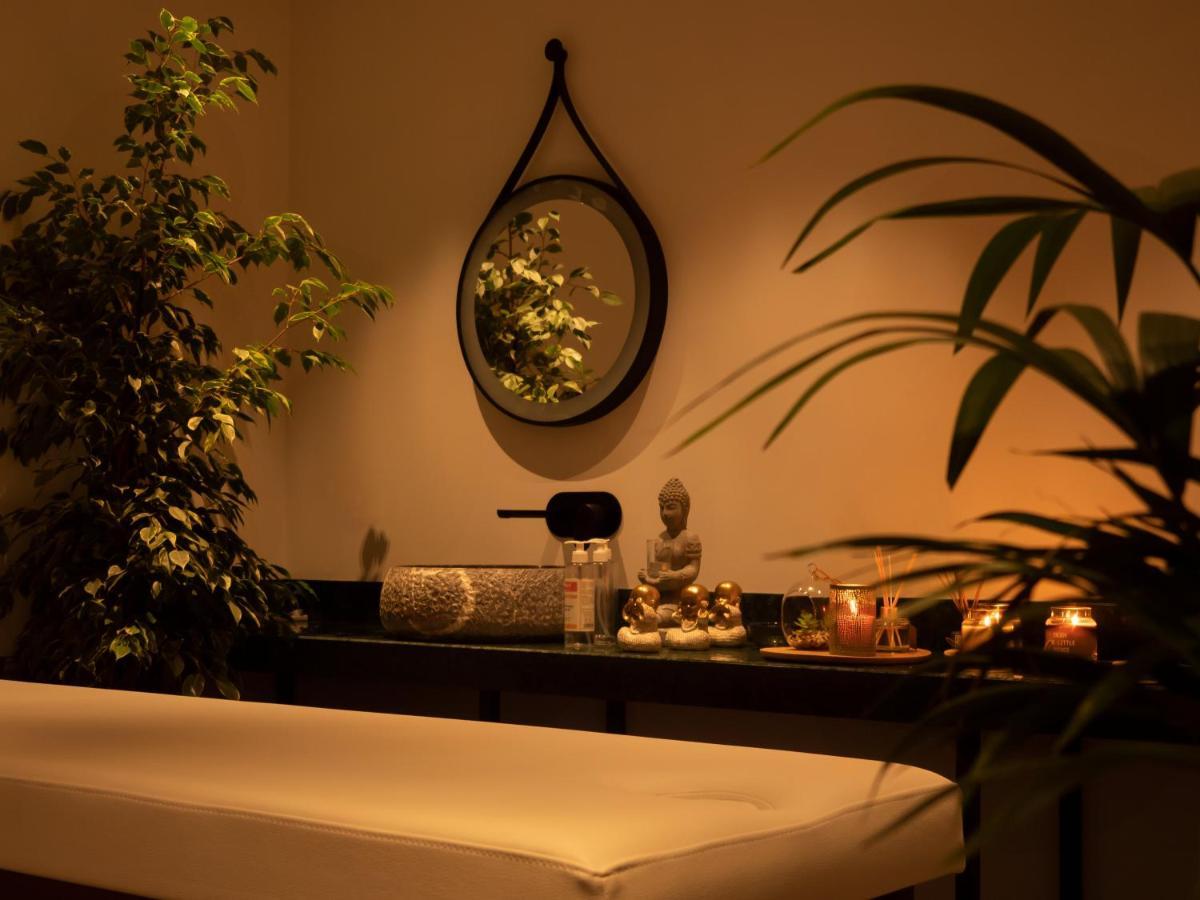 Moncafe Boutique Hotel & Spa Tirana Exteriör bild