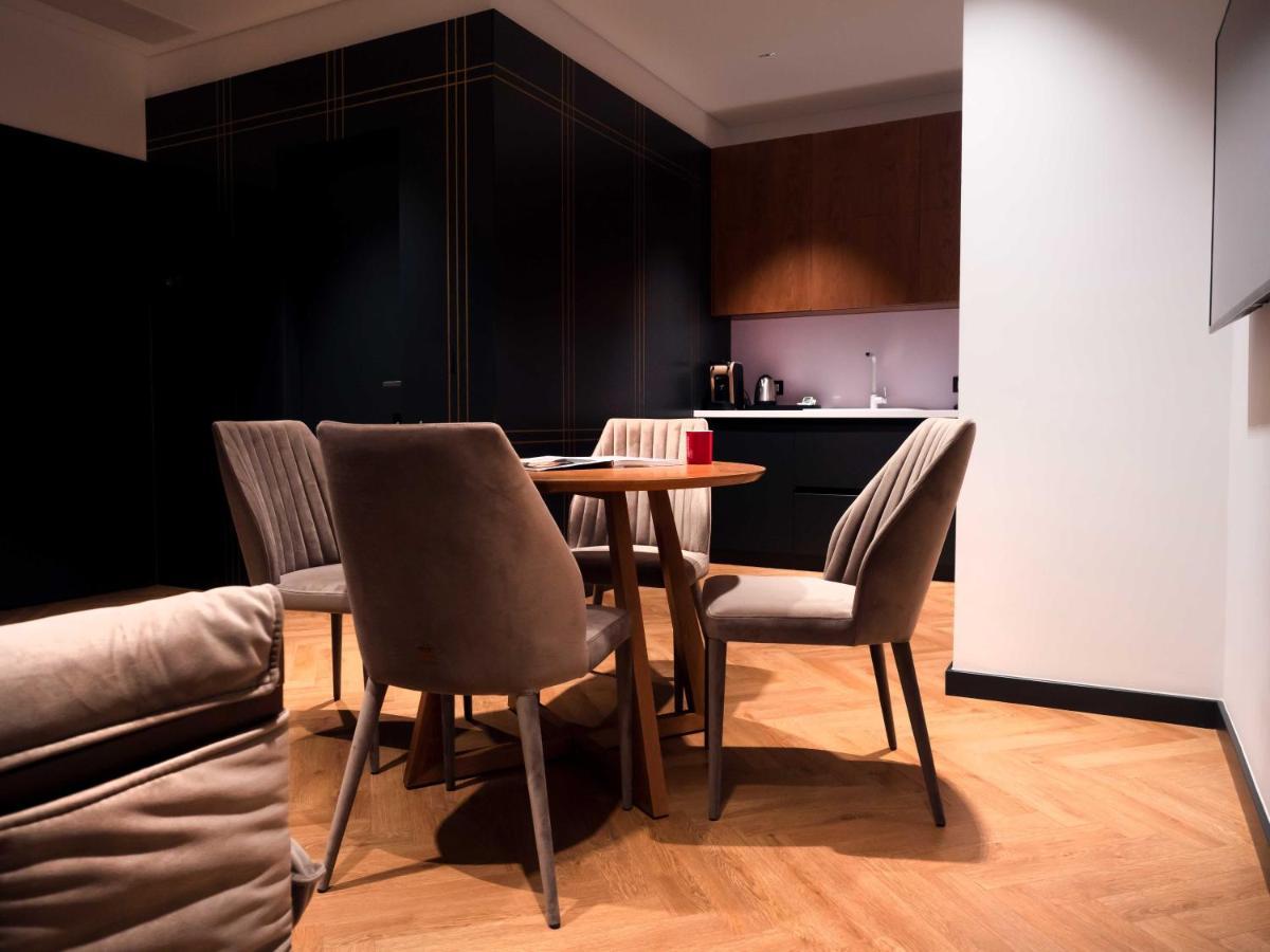 Moncafe Boutique Hotel & Spa Tirana Exteriör bild