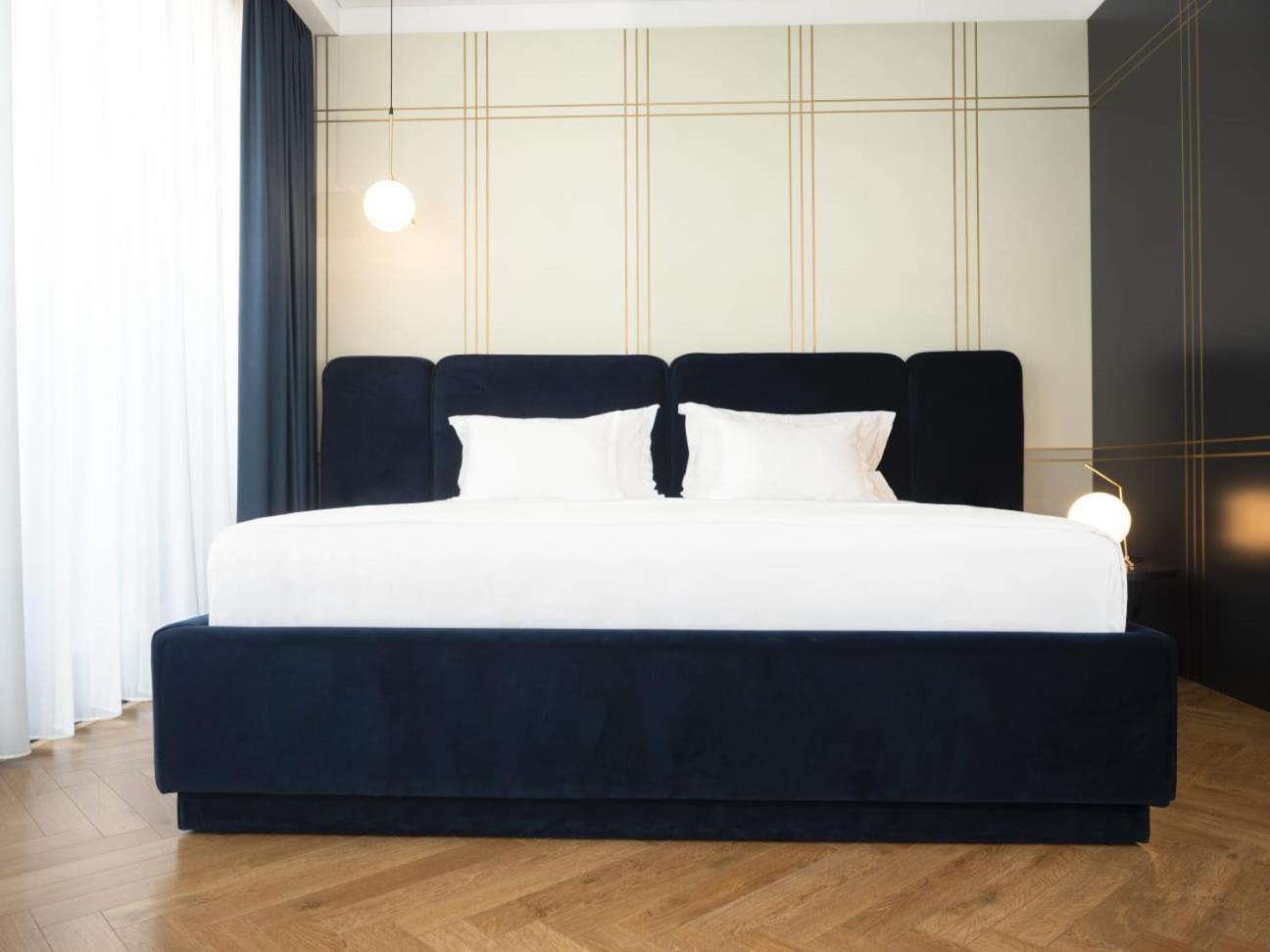 Moncafe Boutique Hotel & Spa Tirana Exteriör bild