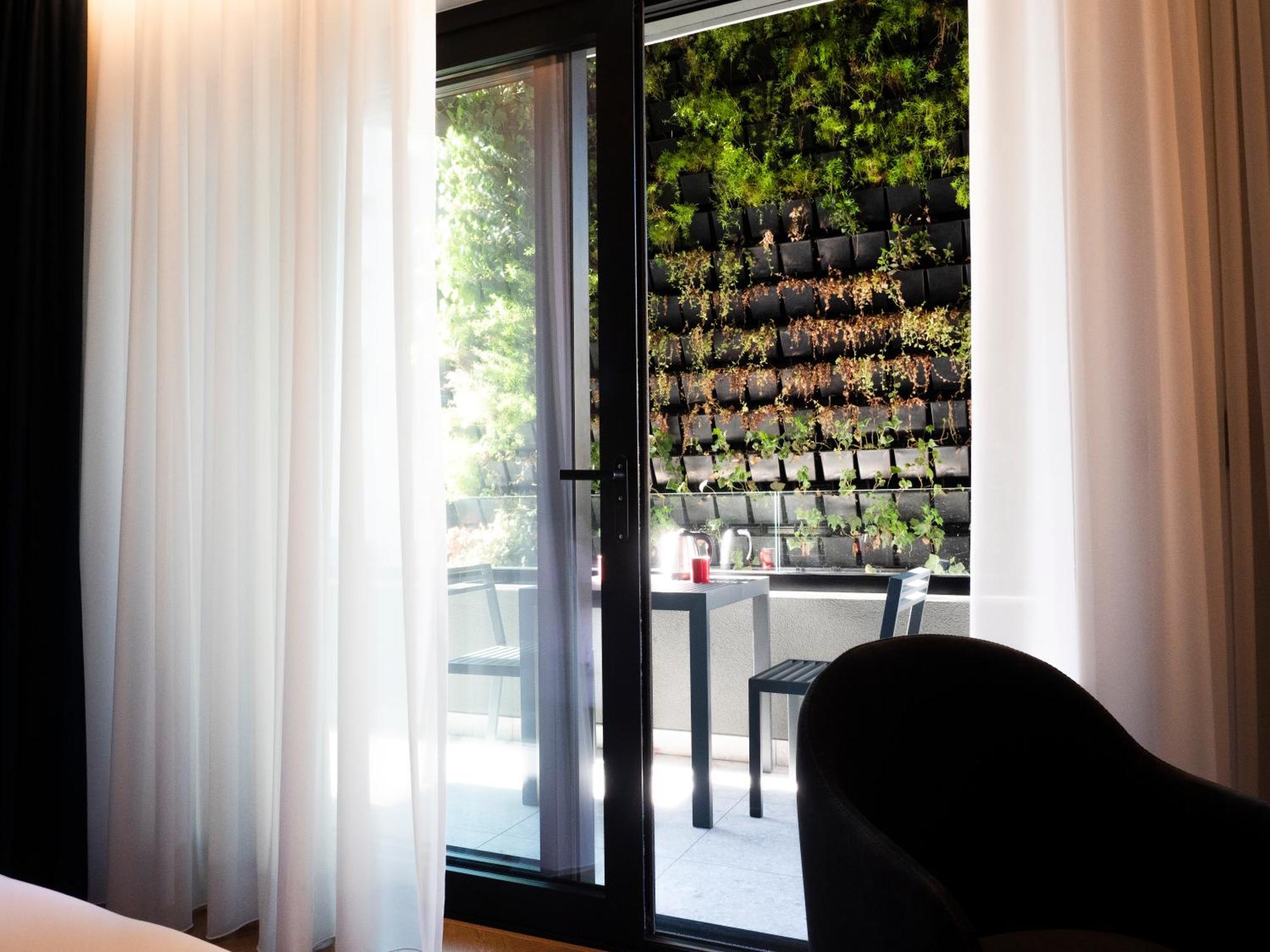 Moncafe Boutique Hotel & Spa Tirana Exteriör bild