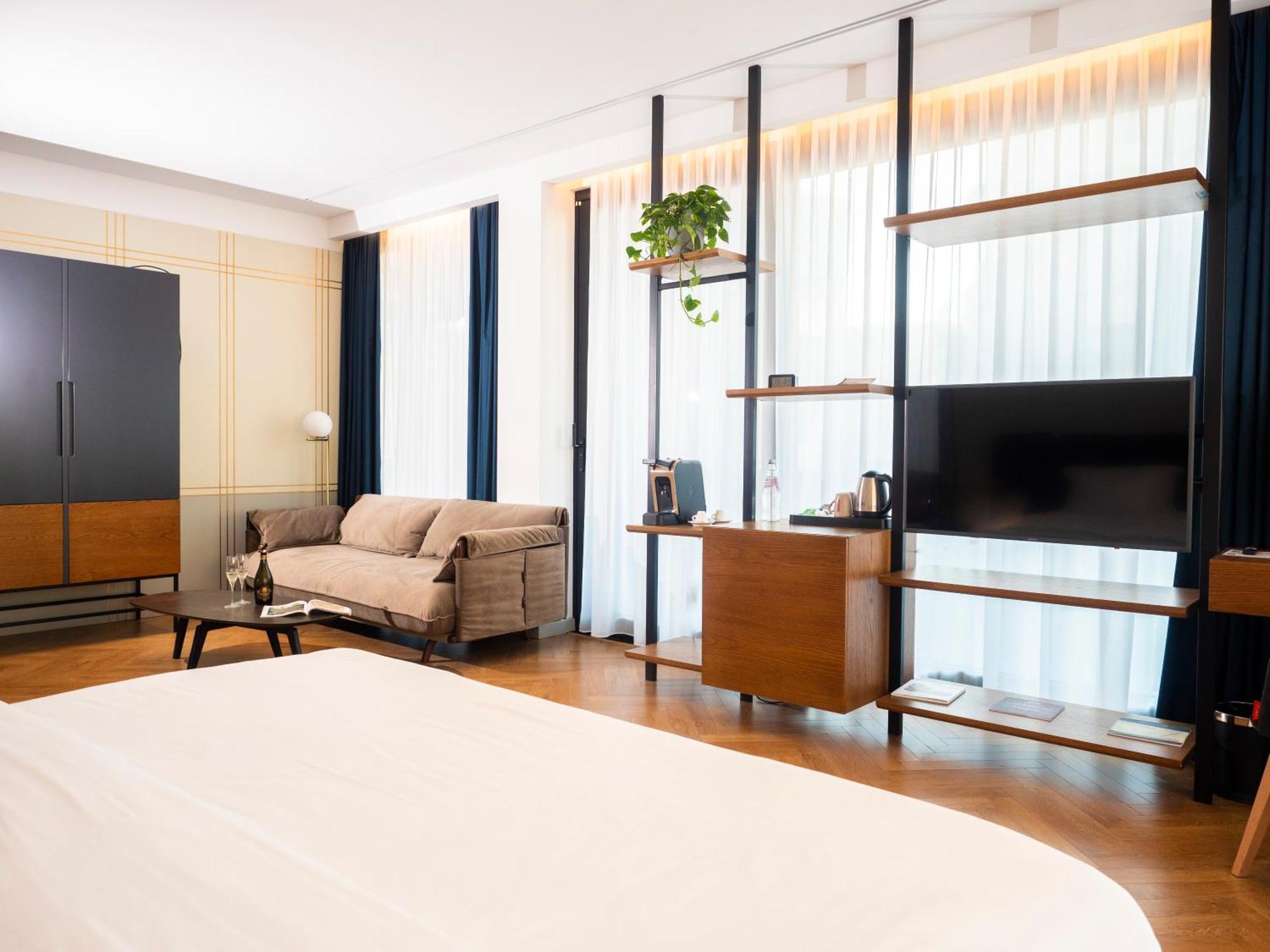 Moncafe Boutique Hotel & Spa Tirana Exteriör bild